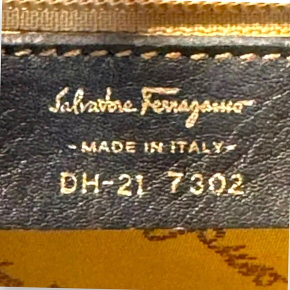 Salvatore Ferragamo Vintage Wicker Lock Patent Leather Shoulder bag with COA - Picture 12 of 14